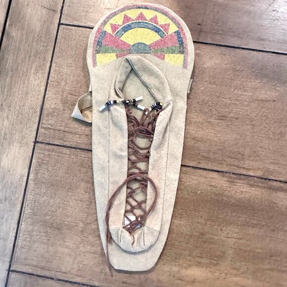 American Girl RETIRED Kaya doll, cradleboard and blanket - Picture 6 of 9